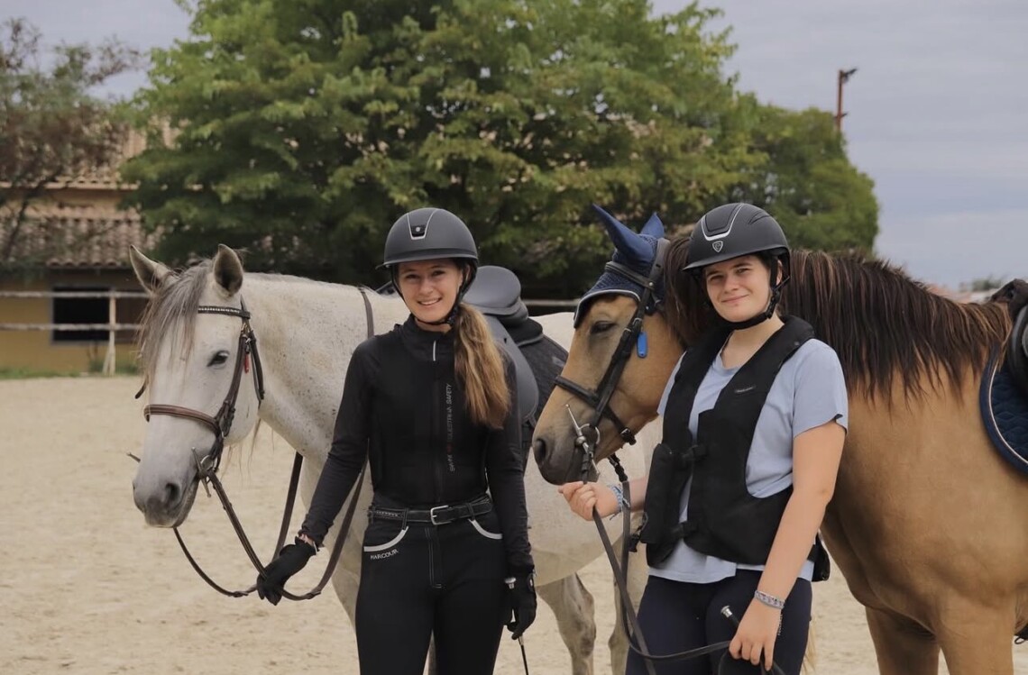 Cavalières en progression au poney-club